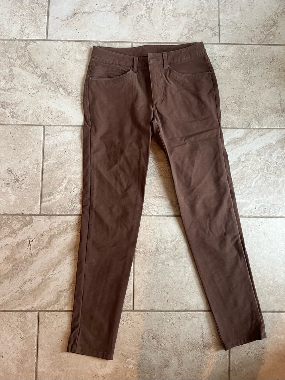 lululemon athletica Men's Slim Chinos in Brown